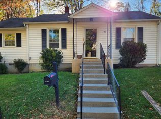 107 Moomaw Dr, Troutville, VA 24175