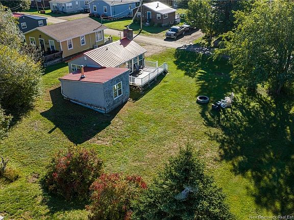 4th image of 23 Sunset Ln