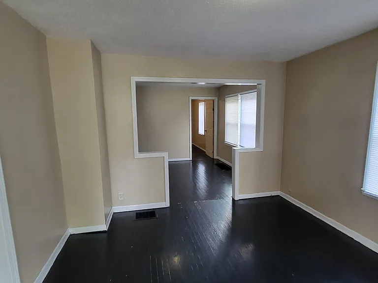 351 S Gray St — Photo 6