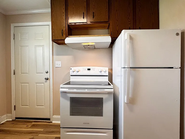 912 Forest St — Photo 36