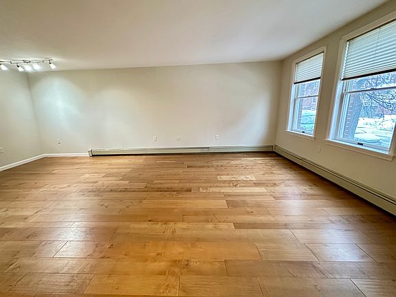 Living/Dining area