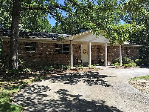 1st image of 626 Park Dr