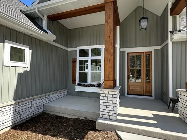 6201 Switchgrass Cir, Midland, MI 48642