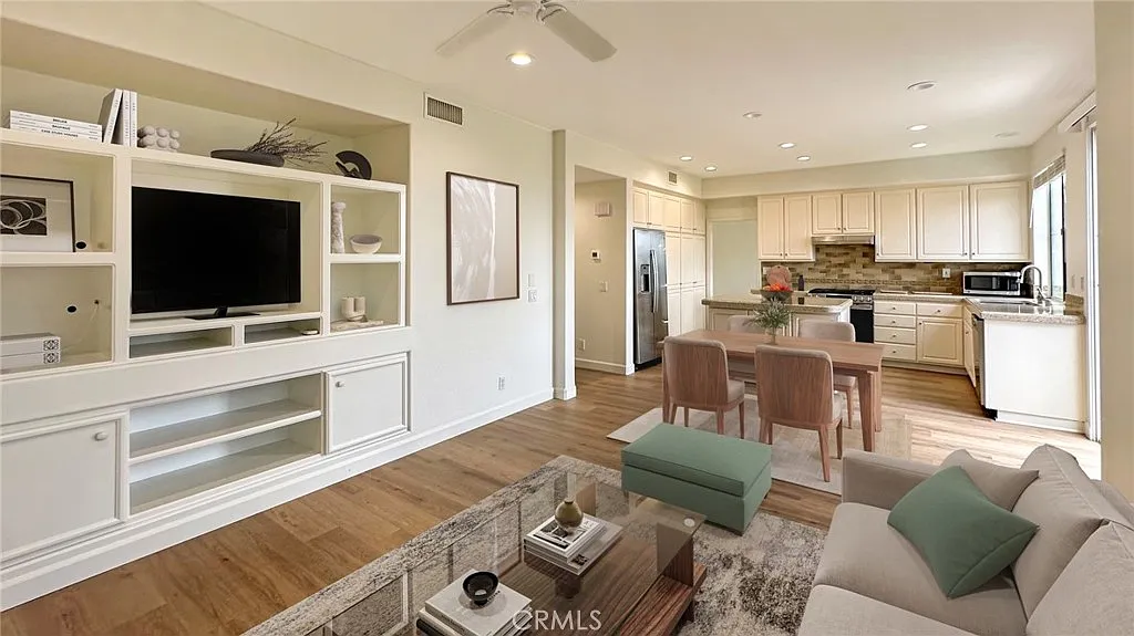 3 bed, 2.5 bath, 1937 sqft, $5,700 — Photo 3