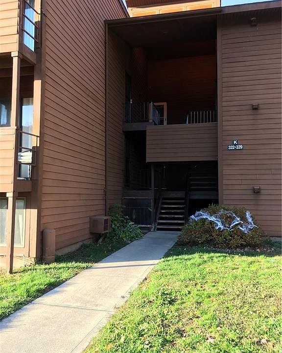 1st image of 325 Village Blvd N #325