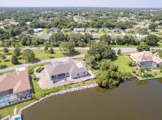 11750 SW Courtly Manor Dr, Lake Suzy, FL 34269
