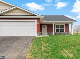 774 Dripping Spring Dr, Hedgesville, WV 25427