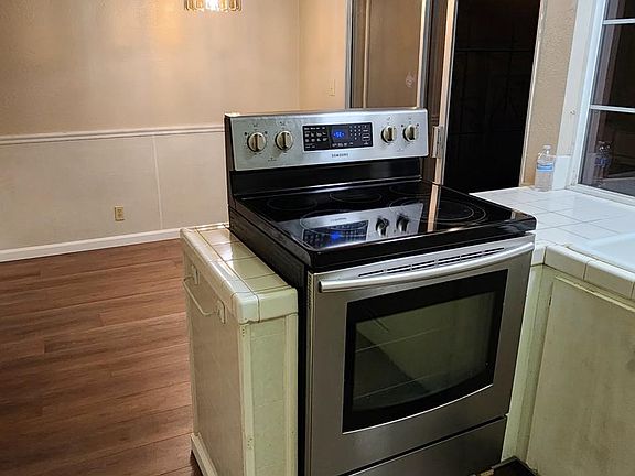 5th image of 574 Palmetto Dr