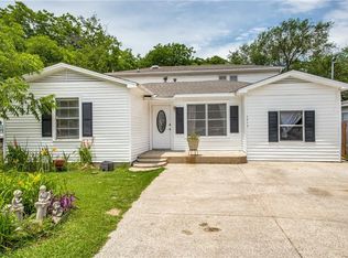 1217 N Morocco Ave, Dallas, TX 75211