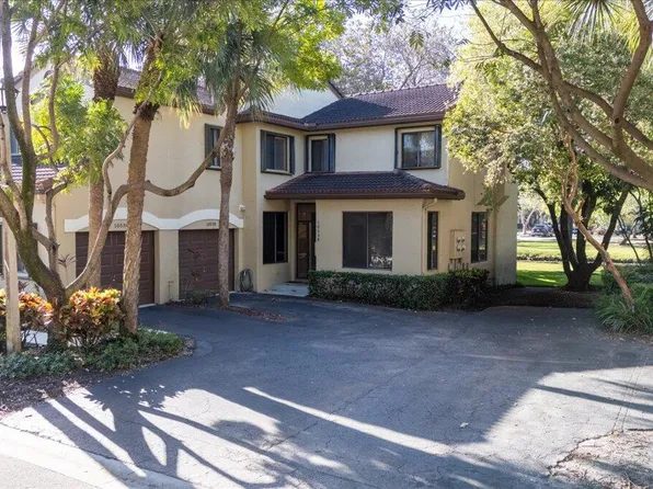 10538 NW 10th Street, Plantation, FL 33322