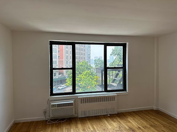 2nd image of 2 Riverside Dr APT 5D