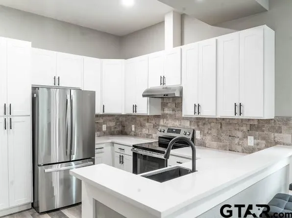 103 E Hillsboro St, Tyler, TX 75702