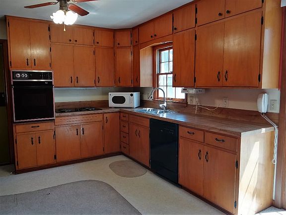 5th image of 14 Westwood Ct