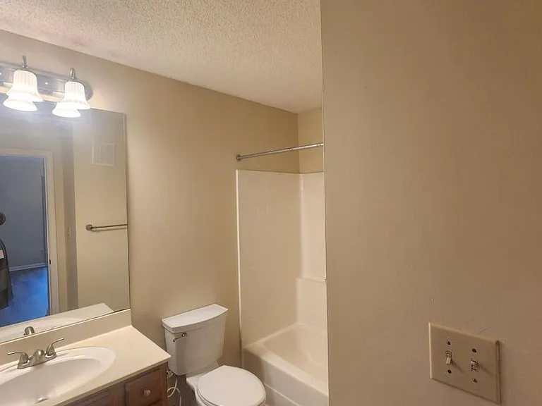 121 Wexford Dr #303 — Photo 20