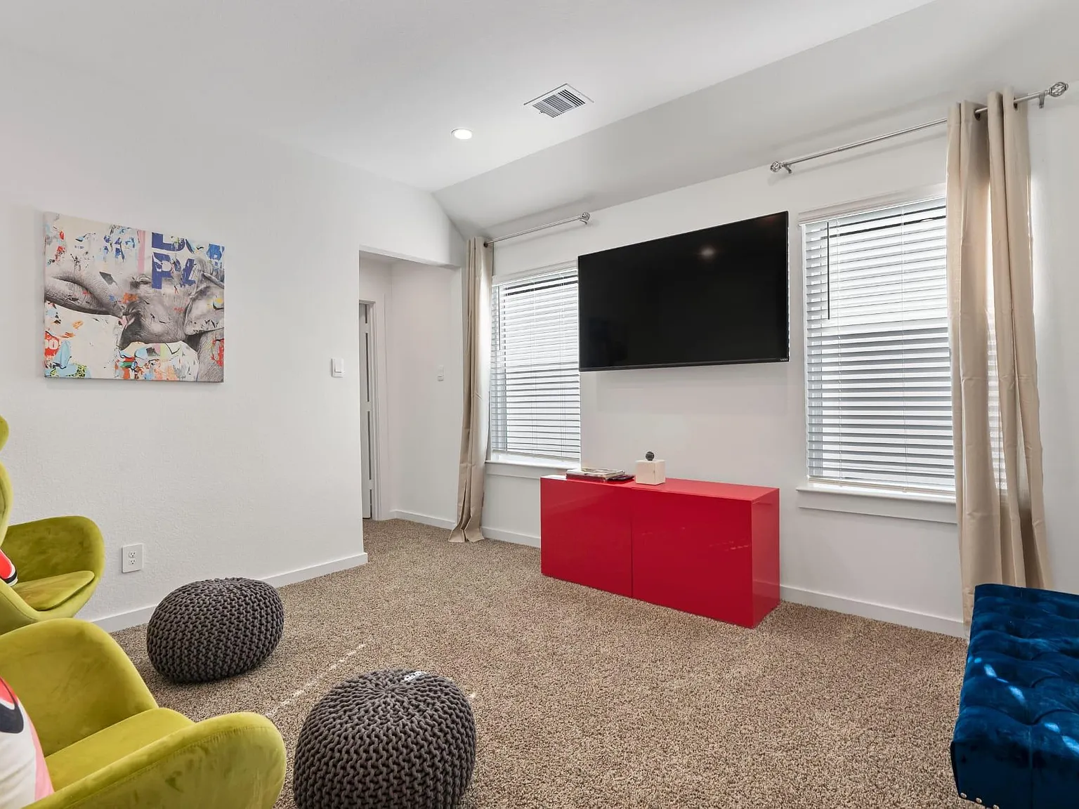 3 bed, 2.5 bath, $3,300 — Photo 2