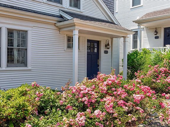 4th image of 739 Main St #739