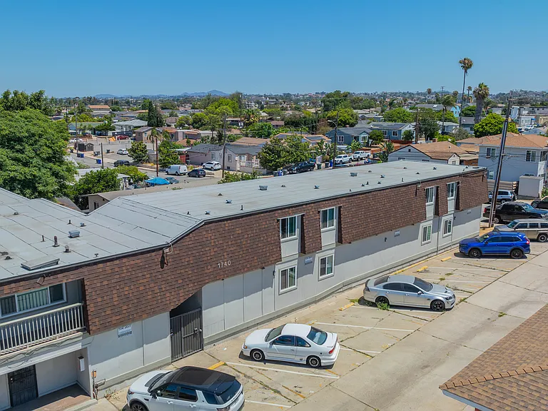 1740 N Ave — Photo 12