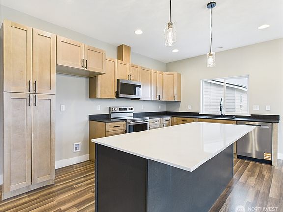 5th image of 2435 Noah Street SE