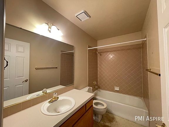 5th image of 2403 Elmhurst Pl
