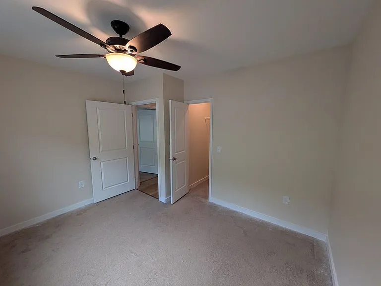 75 Ivan Dr #8 — Photo 29
