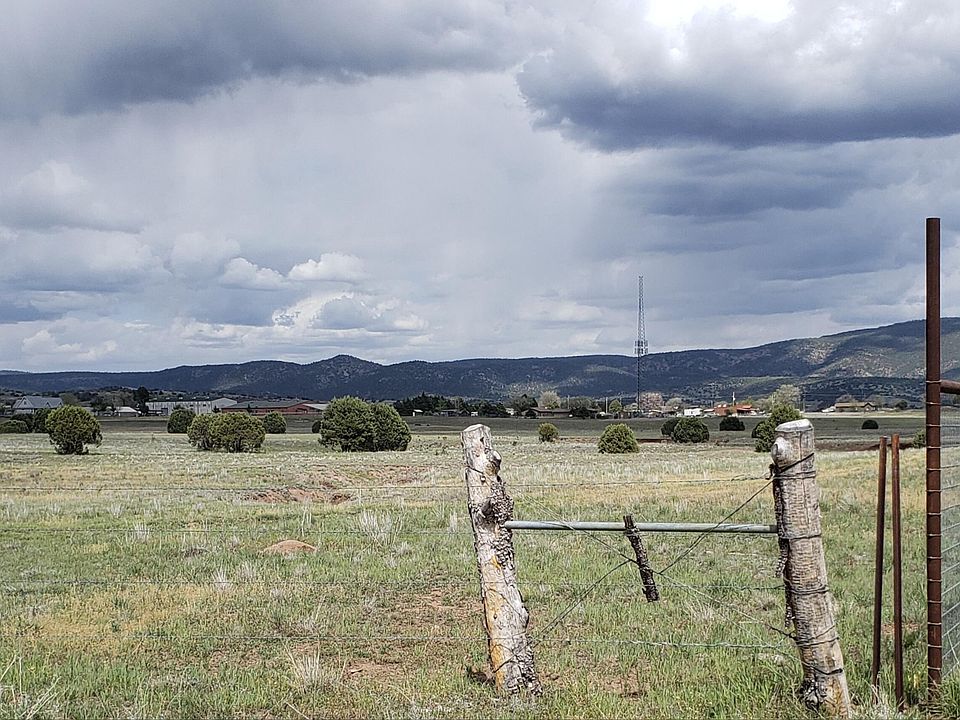 2nd image of 209 S Elk Ridge Rd