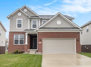 21213 Navarra Dr, South Lyon, MI