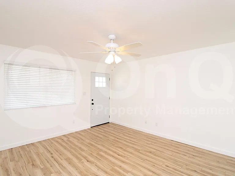 104 E Laurel Ave — Photo 6