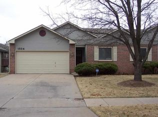 1934 SW Crest Dr, Topeka, KS 66604