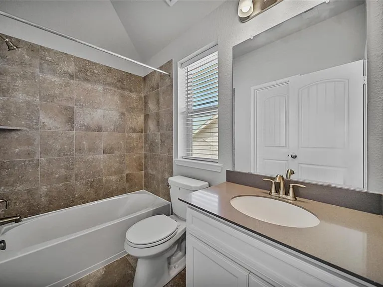 5003 Brewcastle Ln — Photo 16