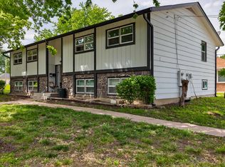 1192 SW Hillsdale St, Topeka, KS 66604