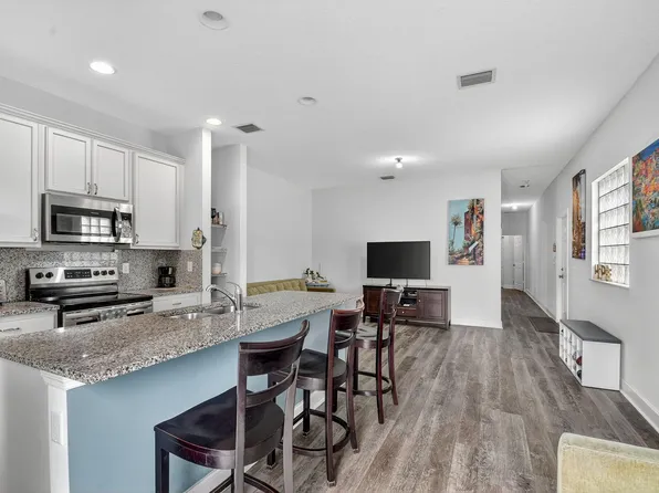609 N F St, Lake Worth, FL 33460