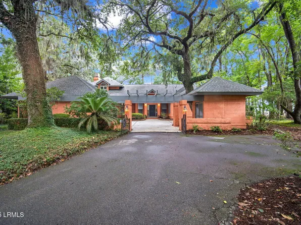 207 Odingsell Ct, Saint Helena Island, SC 29920