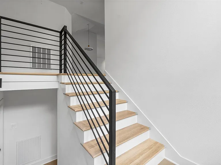 33 Split Rock Ct — Photo 3