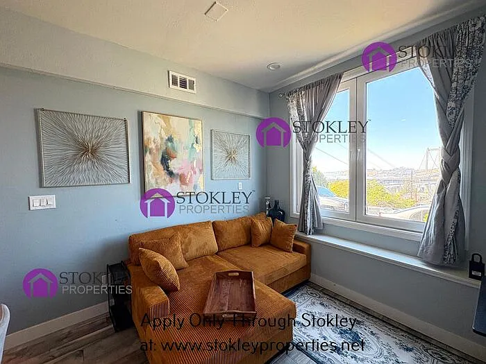 1335 Francis St — Photo 3