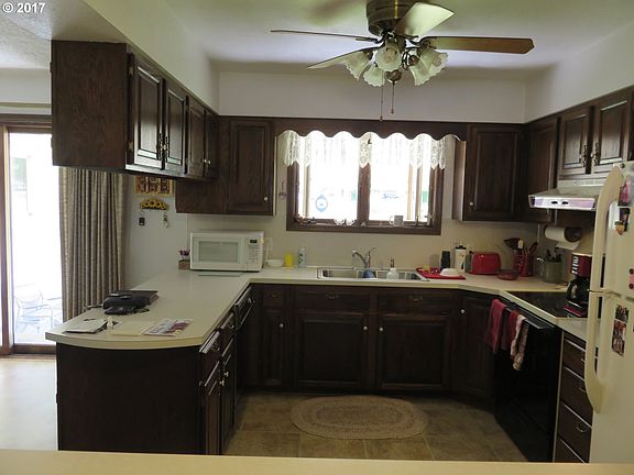5th image of 202 S Pine St