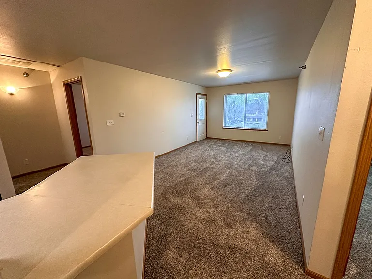 1401 N Dakota Ave — Photo 4