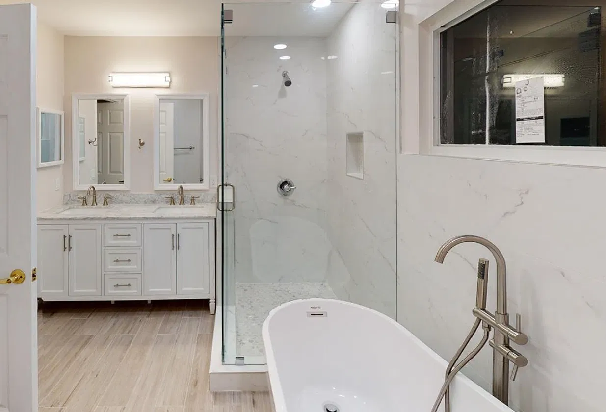 5 bed, 3.5 bath, 1923 sqft, $6,200 — Photo 3