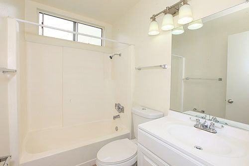 5th image of 1029 N Mollison Ave APT 11