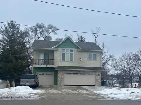 460/460A Cottonwood AVENUE, Hartland, WI 53029