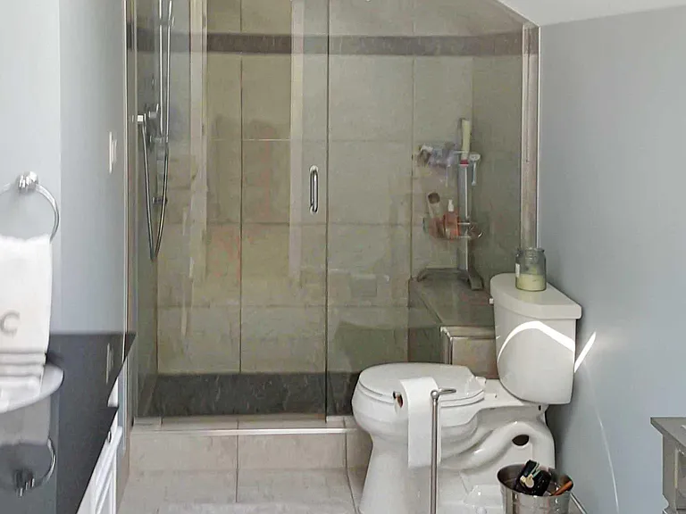 940 W Concord Pl — Photo 8
