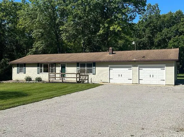 711 N Water St, Wapakoneta, OH 45895