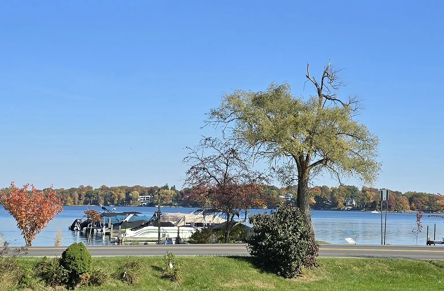 2557 N Duck Lake Rd — Photo 1