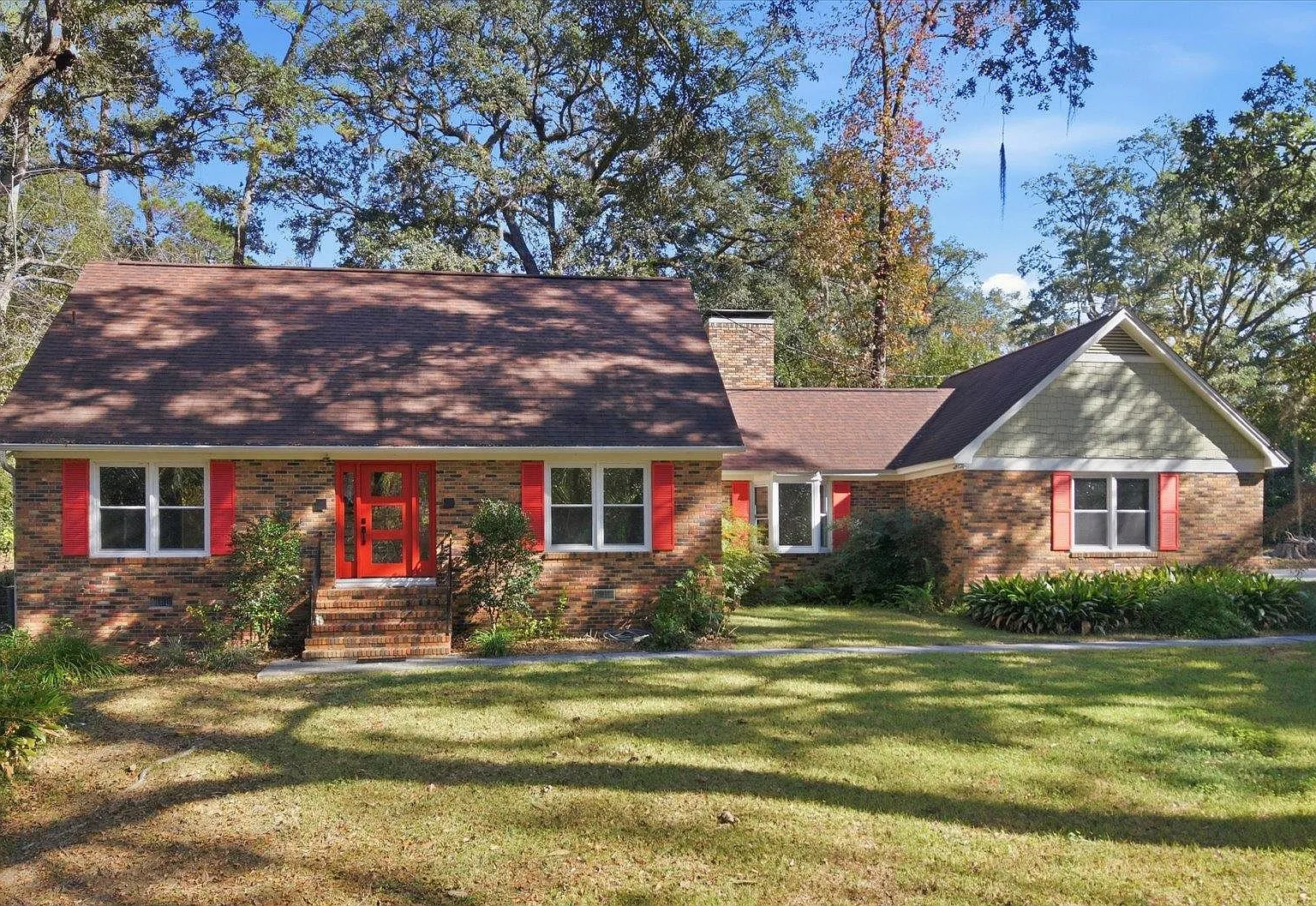 4 bed, 2416 sqft, $3,200 — Photo 1
