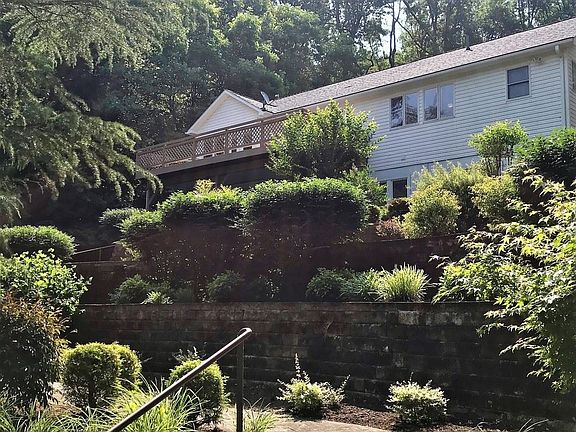 3rd image of 945 Buckhead Dr