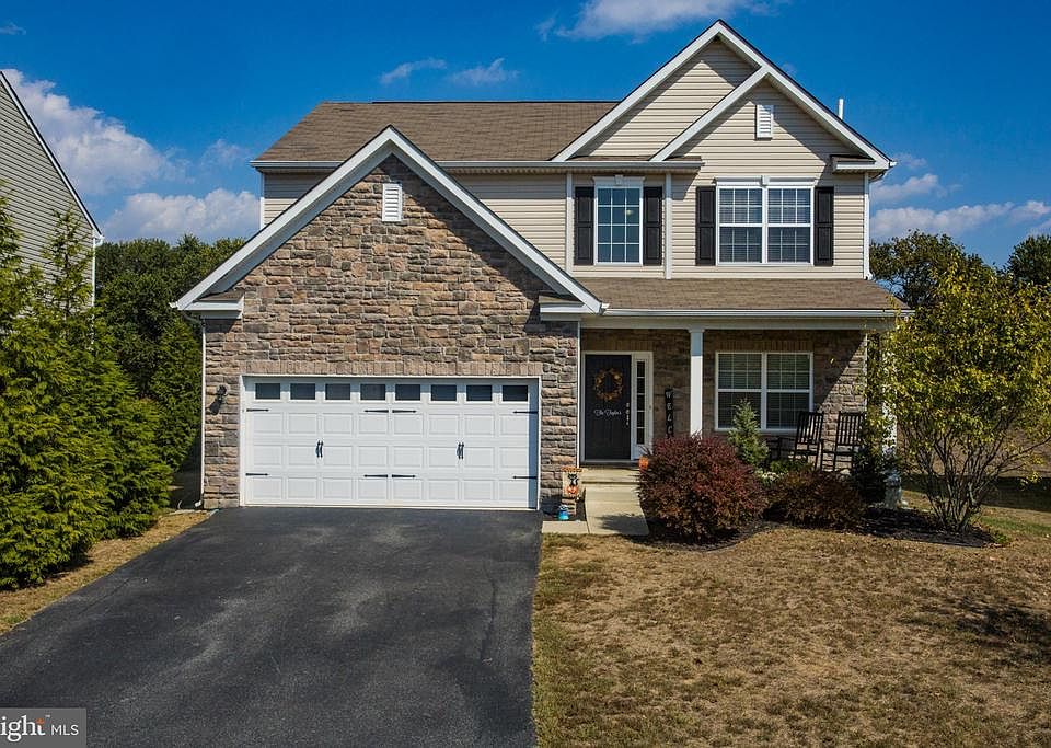 1st image of 235 Ann Dr
