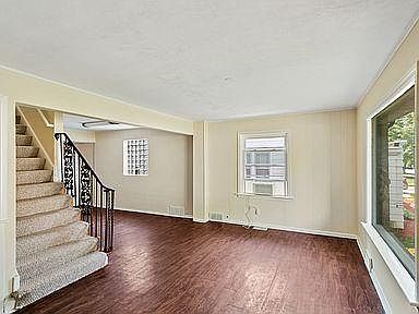 2nd image of 903 Leith Ave