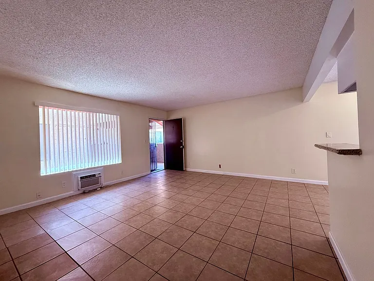3300 W Orange Ave — Photo 7