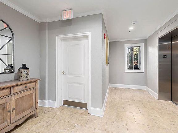 5th image of 1303 Residence Ln