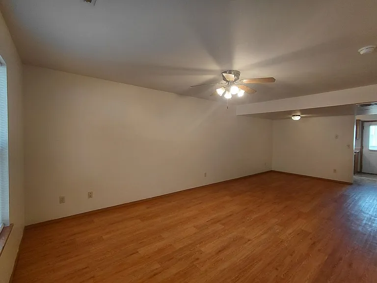 20304 Skyview Dr — Photo 2