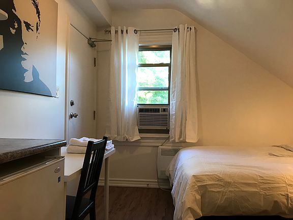 5th image of 83 Spadina Rd #304